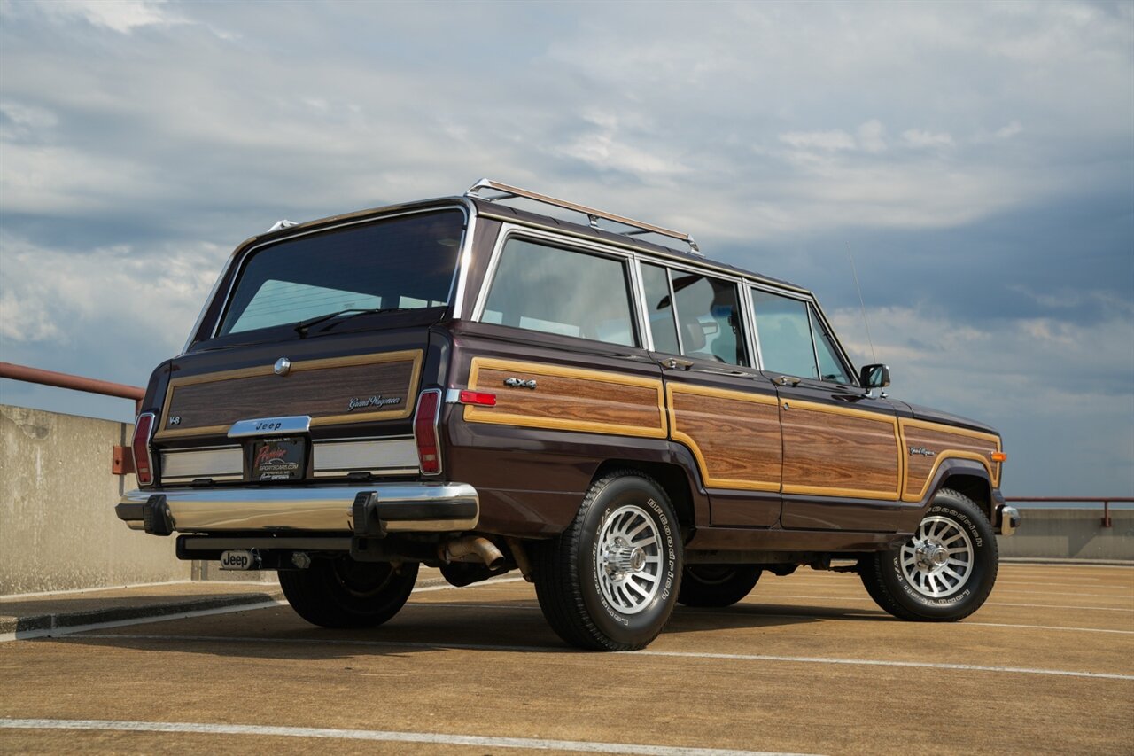 1990 Jeep Grand Wagoneer - Photo 6 - Springfield, MO 65802