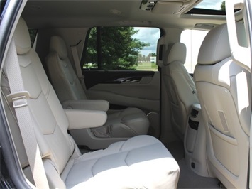 2015 Cadillac Escalade Luxury   - Photo 17 - Springfield, MO 65802