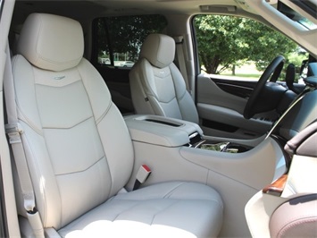 2015 Cadillac Escalade Luxury   - Photo 16 - Springfield, MO 65802