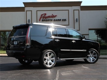 2015 Cadillac Escalade Luxury   - Photo 8 - Springfield, MO 65802