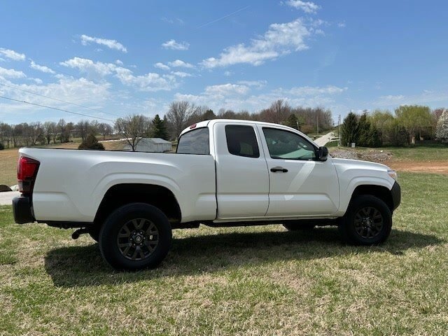 2019 Toyota Tacoma SR - Photo 2 - Springfield, MO 65802