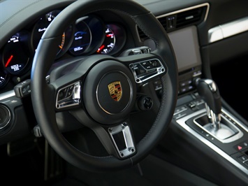 2017 Porsche 911 Turbo   - Photo 14 - Springfield, MO 65802