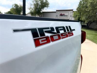 2021 Chevrolet Silverado 1500 LT Trail Boss   - Photo 10 - Springfield, MO 65802