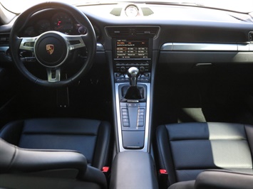 2015 Porsche 911 Carrera S   - Photo 2 - Springfield, MO 65802