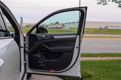 2013 Porsche Cayenne GTS   - Photo 51 - Springfield, MO 65802