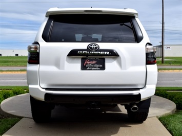 2015 Toyota 4Runner TRD Pro   - Photo 17 - Springfield, MO 65802