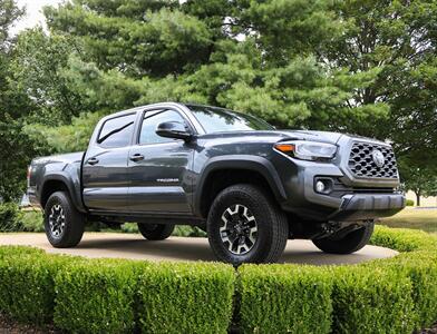 2022 Toyota Tacoma TRD Pro   - Photo 3 - Springfield, MO 65802