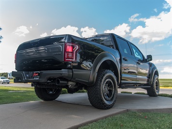 2018 Ford F-150 Raptor   - Photo 9 - Springfield, MO 65802