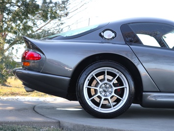 2002 Dodge Viper GTS   - Photo 38 - Springfield, MO 65802