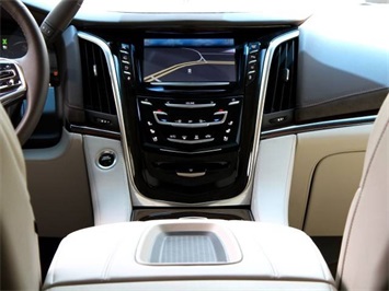 2015 Cadillac Escalade Premium   - Photo 18 - Springfield, MO 65802