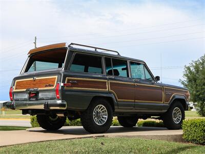 1988 Jeep Grand Wagoneer   - Photo 8 - Springfield, MO 65802