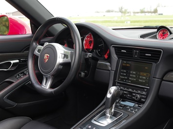 2015 Porsche 911 Turbo S   - Photo 36 - Springfield, MO 65802