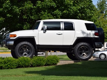 2014 Toyota FJ Cruiser   - Photo 17 - Springfield, MO 65802