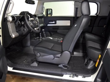 2014 Toyota FJ Cruiser   - Photo 20 - Springfield, MO 65802