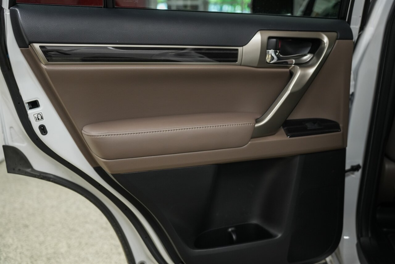 2020 Lexus GX 460 Preium - Photo 33 - Springfield, MO 65802