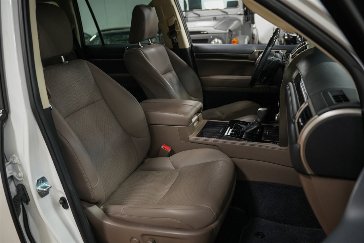 2020 Lexus GX 460 Preium - Photo 38 - Springfield, MO 65802