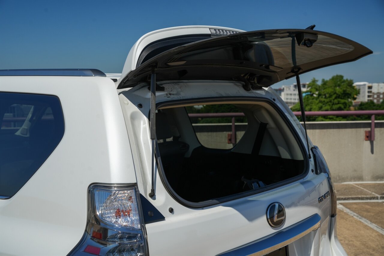 2020 Lexus GX 460 Preium - Photo 13 - Springfield, MO 65802