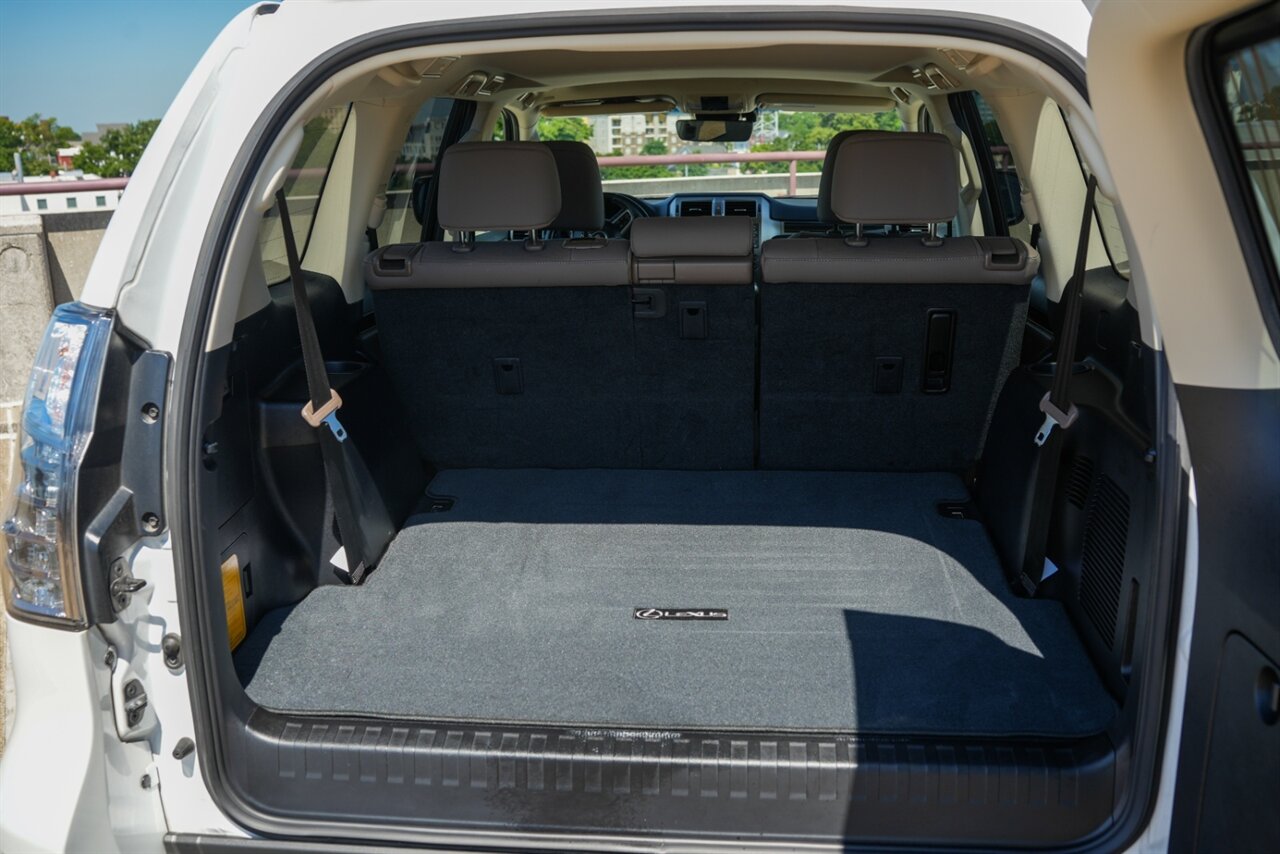 2020 Lexus GX 460 Preium - Photo 9 - Springfield, MO 65802