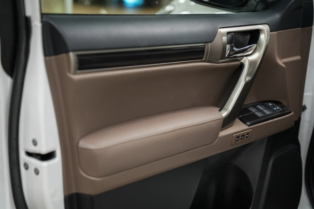 2020 Lexus GX 460 Preium - Photo 29 - Springfield, MO 65802