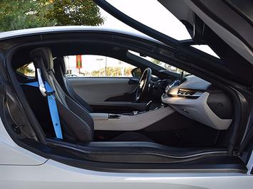 2016 BMW i8   - Photo 21 - Springfield, MO 65802