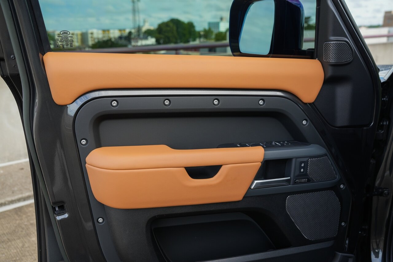 2023 Land Rover Defender 110 X - Photo 13 - Springfield, MO 65802