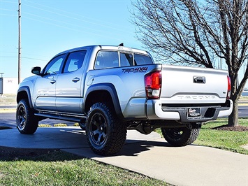 2016 Toyota Tacoma TRD Off-Road Double Cab   - Photo 15 - Springfield, MO 65802