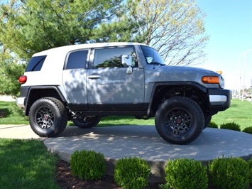 2014 Toyota FJ Cruiser   - Photo 16 - Springfield, MO 65802