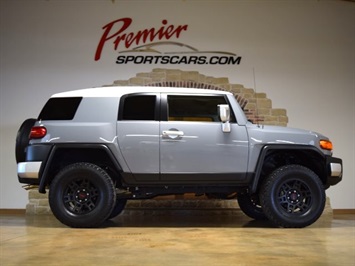 2014 Toyota FJ Cruiser   - Photo 3 - Springfield, MO 65802