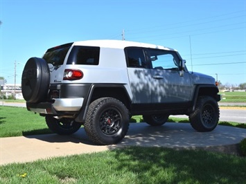 2014 Toyota FJ Cruiser   - Photo 17 - Springfield, MO 65802