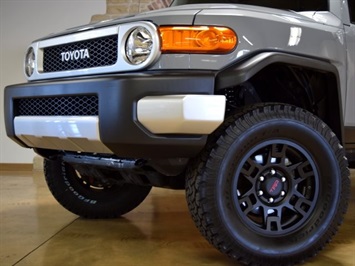 2014 Toyota FJ Cruiser   - Photo 10 - Springfield, MO 65802