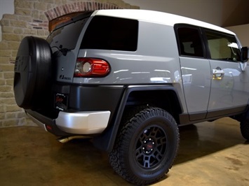 2014 Toyota FJ Cruiser   - Photo 11 - Springfield, MO 65802