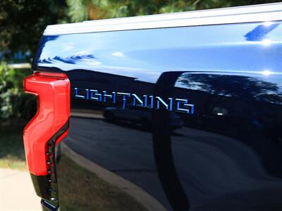 2022 Ford F-150 Lightning XLT   - Photo 38 - Springfield, MO 65802