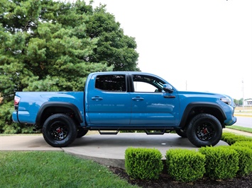 2018 Toyota Tacoma TRD Pro   - Photo 3 - Springfield, MO 65802