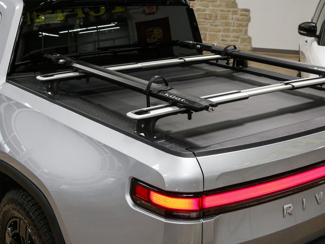 2022 Rivian R1T Launch Edition - Photo 13 - Springfield, MO 65802