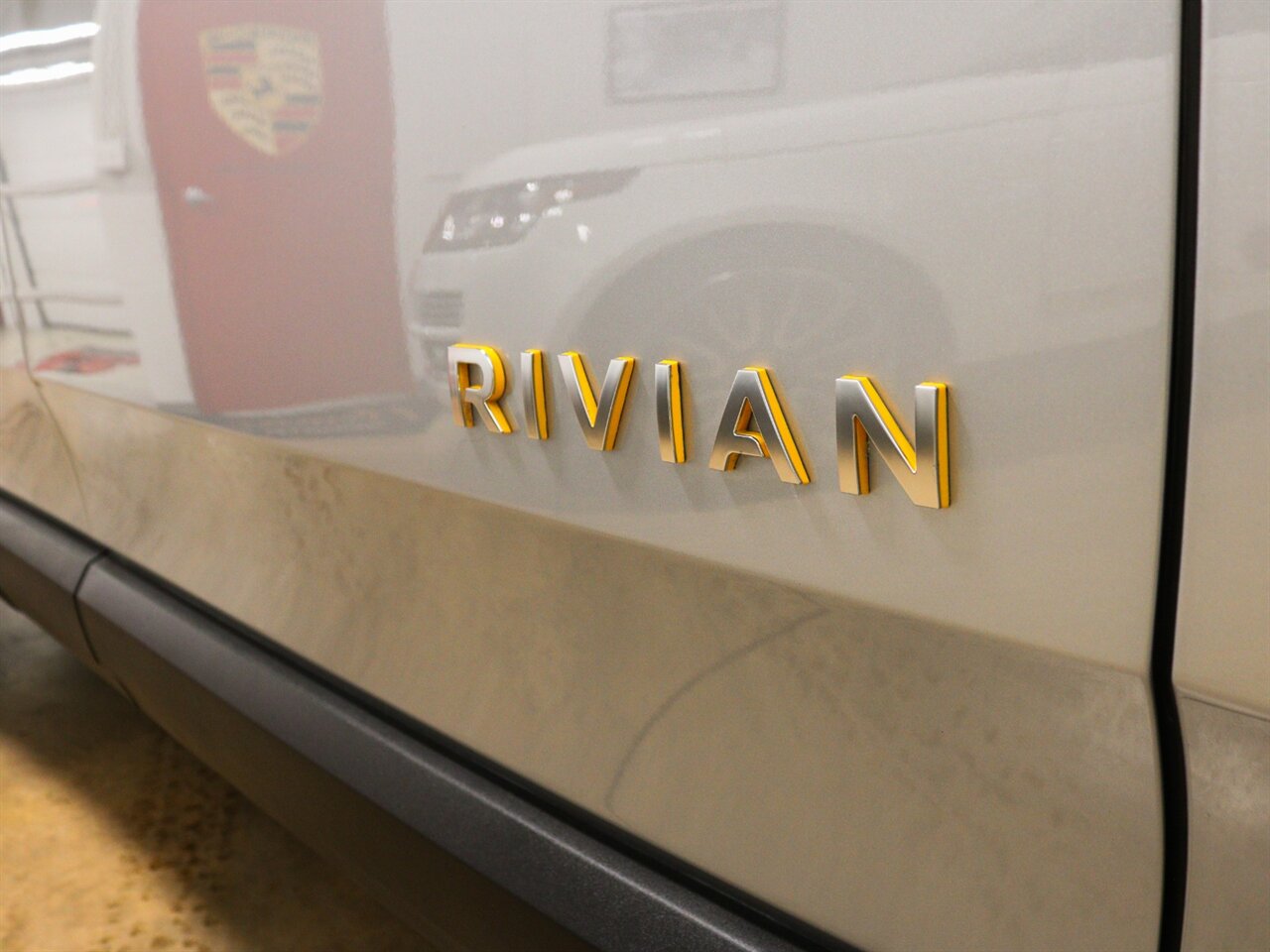 2022 Rivian R1T Launch Edition - Photo 5 - Springfield, MO 65802
