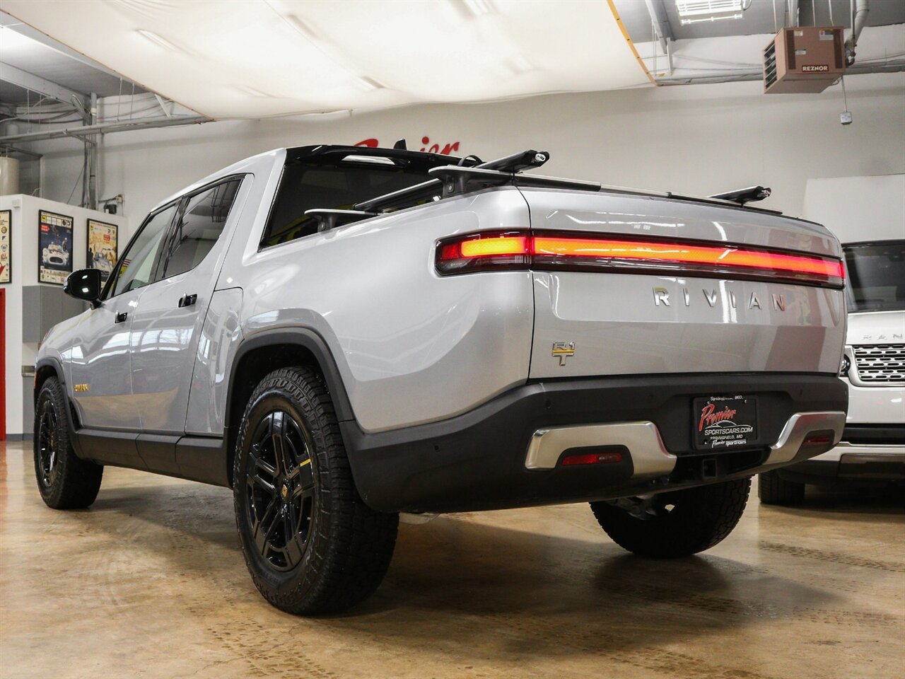 2022 Rivian R1T Launch Edition - Photo 10 - Springfield, MO 65802