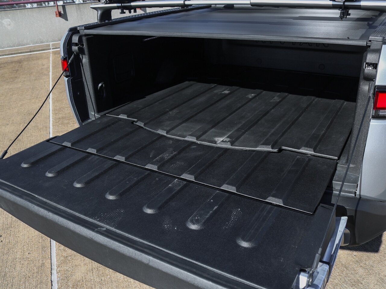2022 Rivian R1T Launch Edition - Photo 42 - Springfield, MO 65802