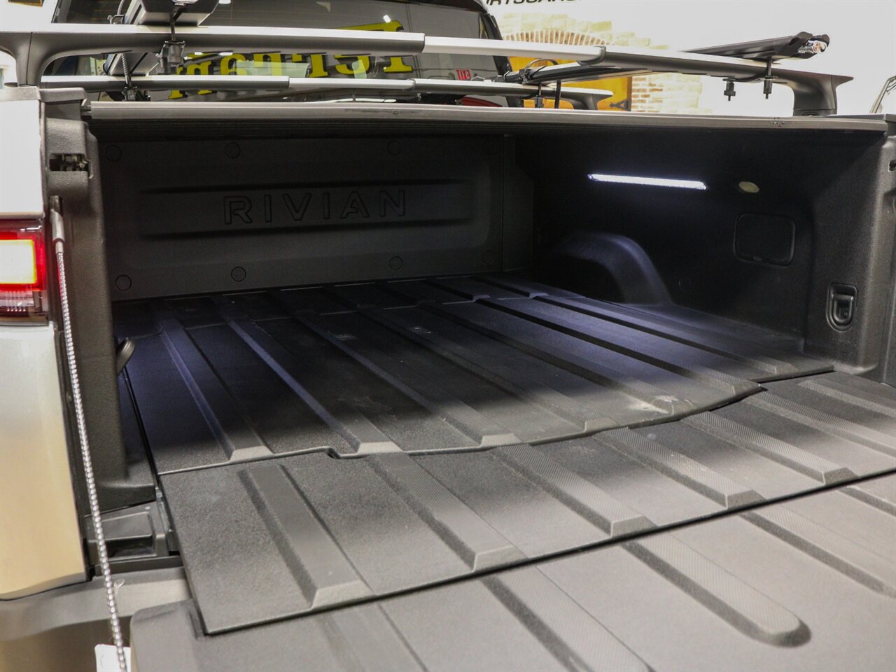 2022 Rivian R1T Launch Edition - Photo 11 - Springfield, MO 65802