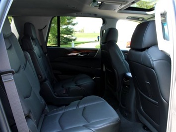 2015 Cadillac Escalade Premium   - Photo 18 - Springfield, MO 65802