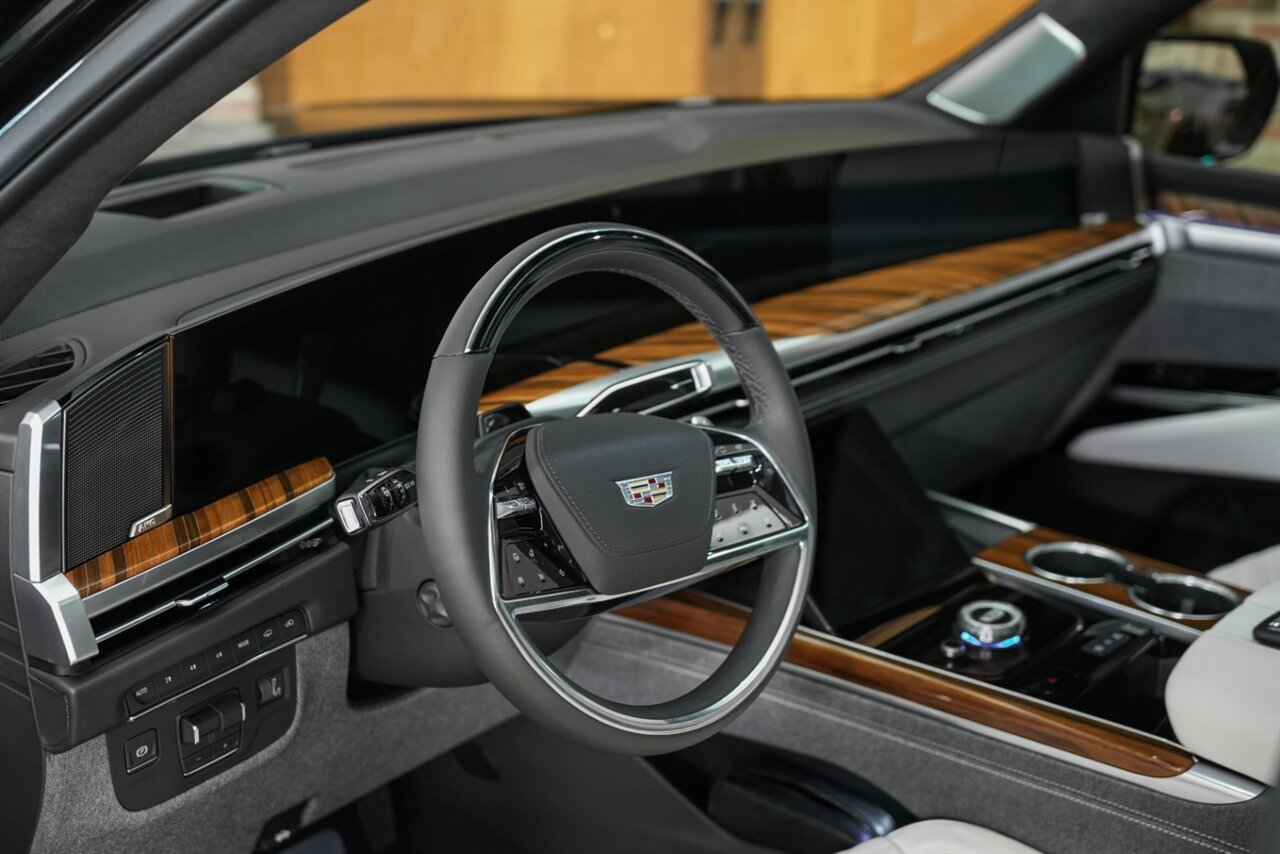 2025 Cadillac Escalade Sport Platinum - Photo 19 - Springfield, MO 65802