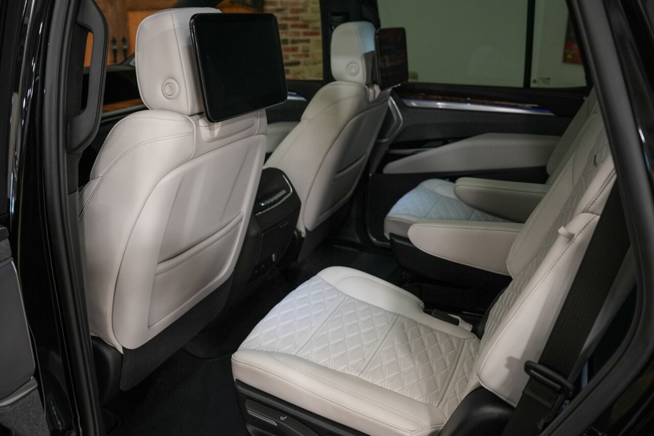2025 Cadillac Escalade Sport Platinum - Photo 36 - Springfield, MO 65802