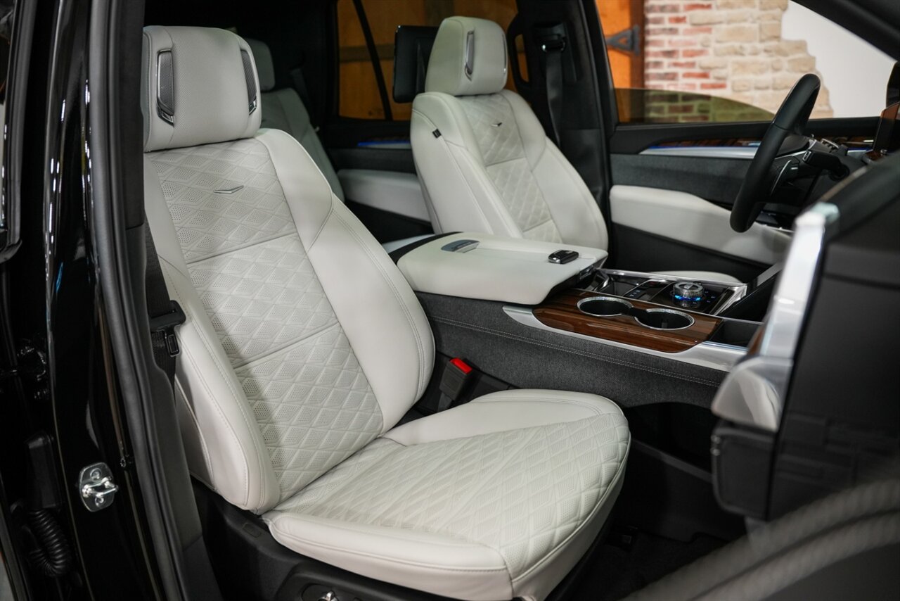 2025 Cadillac Escalade Sport Platinum - Photo 31 - Springfield, MO 65802