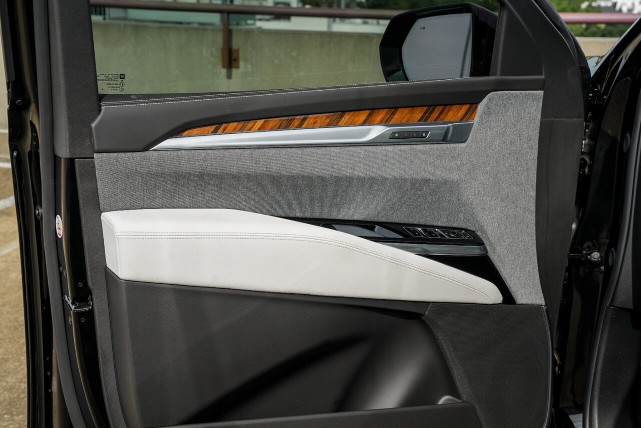 2025 Cadillac Escalade Sport Platinum - Photo 13 - Springfield, MO 65802