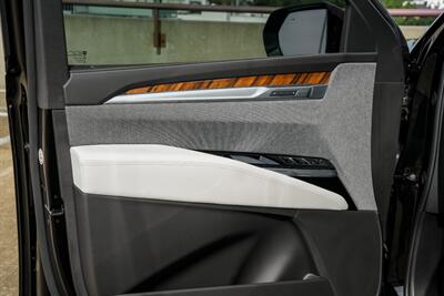 2025 Cadillac Escalade Sport Platinum   - Photo 13 - Springfield, MO 65802