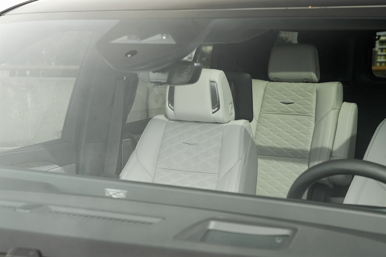 2025 Cadillac Escalade Sport Platinum - Photo 12 - Springfield, MO 65802