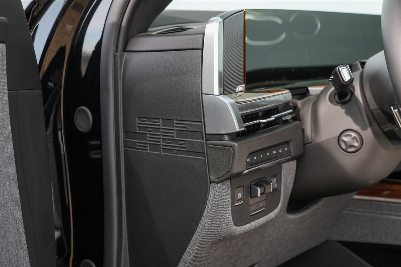 2025 Cadillac Escalade Sport Platinum - Photo 17 - Springfield, MO 65802