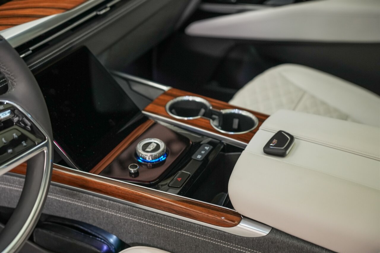 2025 Cadillac Escalade Sport Platinum - Photo 34 - Springfield, MO 65802