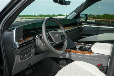 2025 Cadillac Escalade Sport Platinum   - Photo 16 - Springfield, MO 65802