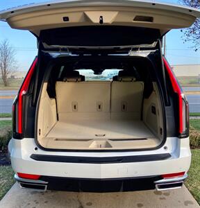 2021 Cadillac Escalade ESV Premium Luxury   - Photo 12 - Springfield, MO 65802