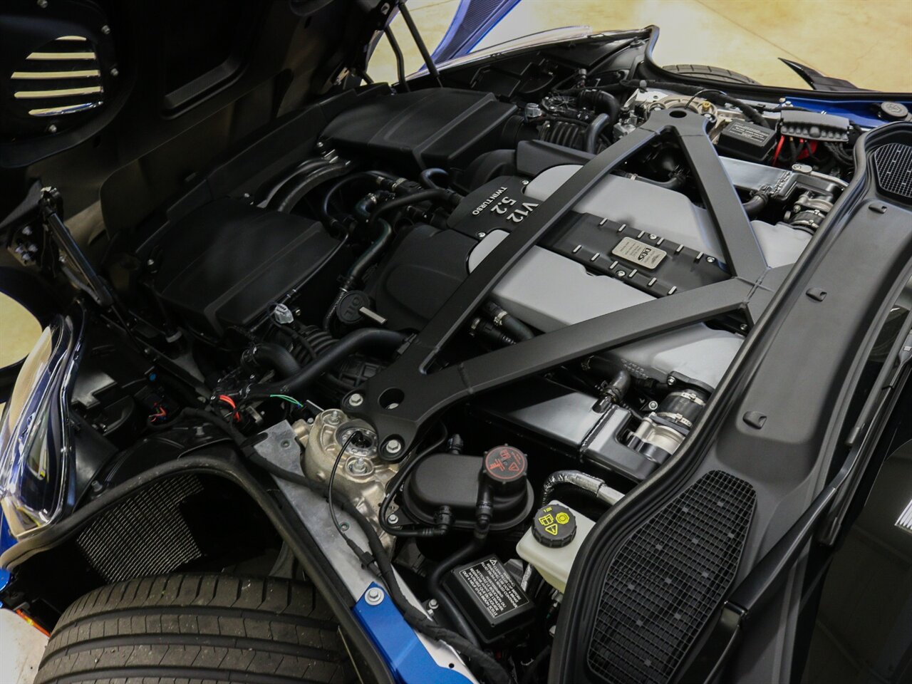 2020 Aston Martin DBS Superleggera Coupe - Photo 50 - Springfield, MO 65802
